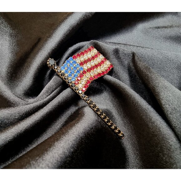 Vintage American Flag Rhinestone Brooch Pin Red White & Blue Gold-Tone Metal Pat - Picture 3 of 5